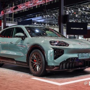开云体育官网-保时捷新一代卡宴Turbo和Coupé 官方降价76万